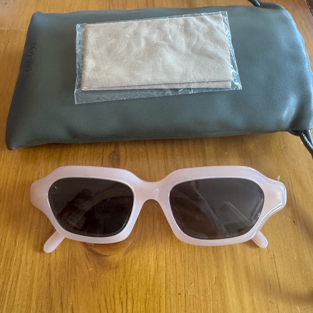 New! Loewe Square Frame Sunglasses | Light Pink